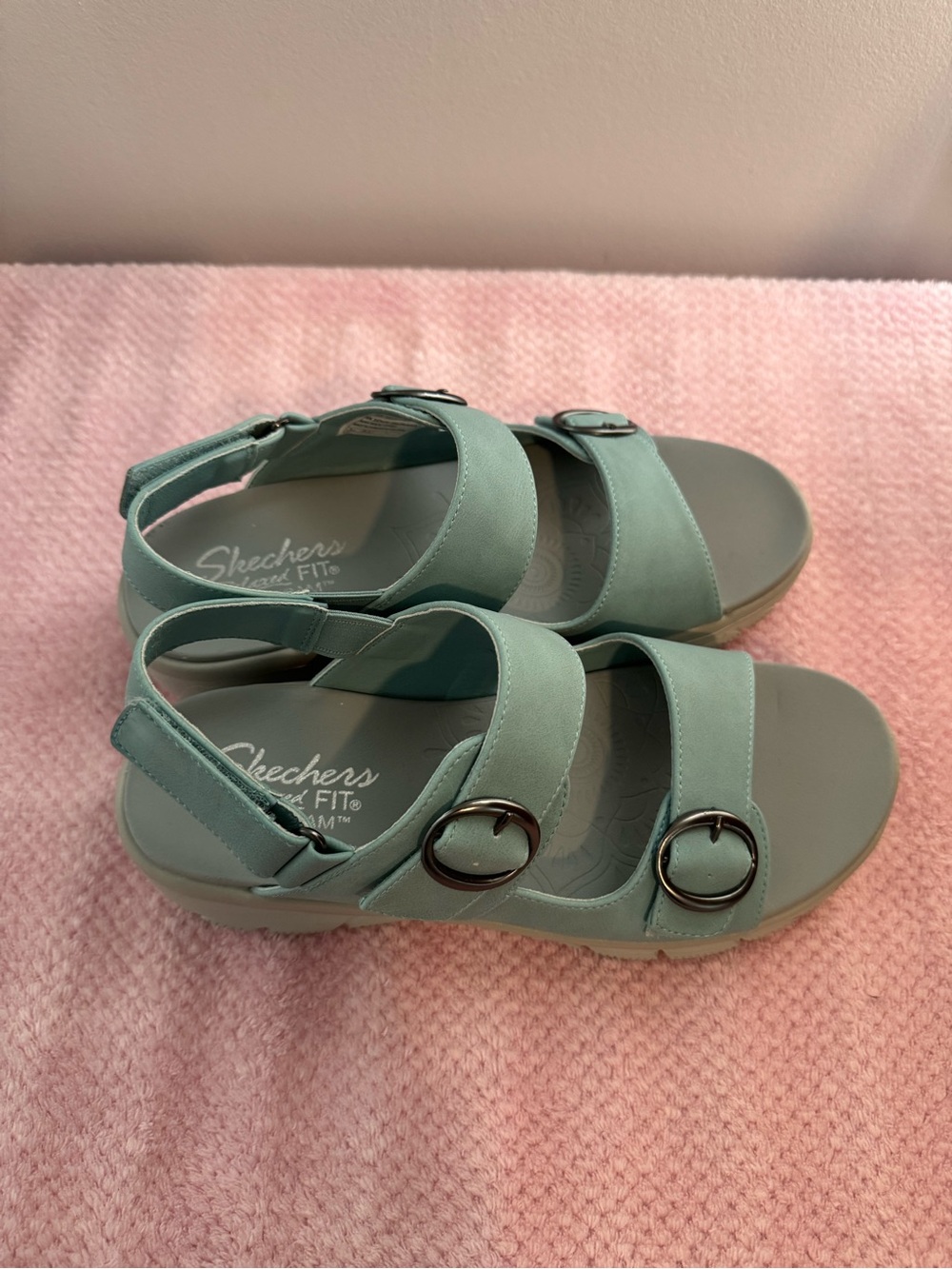 Skechers Relaxed Fit Sandals (7.5) - Picture 2 of 6
